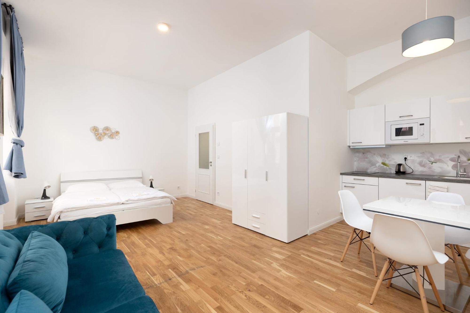 Apartment Petrska Praag Buitenkant foto
